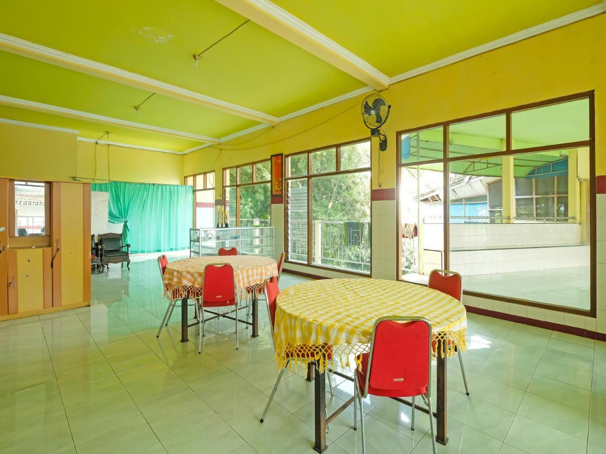 Collection O 91914 Hotel Citra Dewi 2 Int'S Semarang Exterior foto